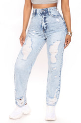 She's So Lucky Straight Leg Jeans - Medium Blue Wash Ins Street